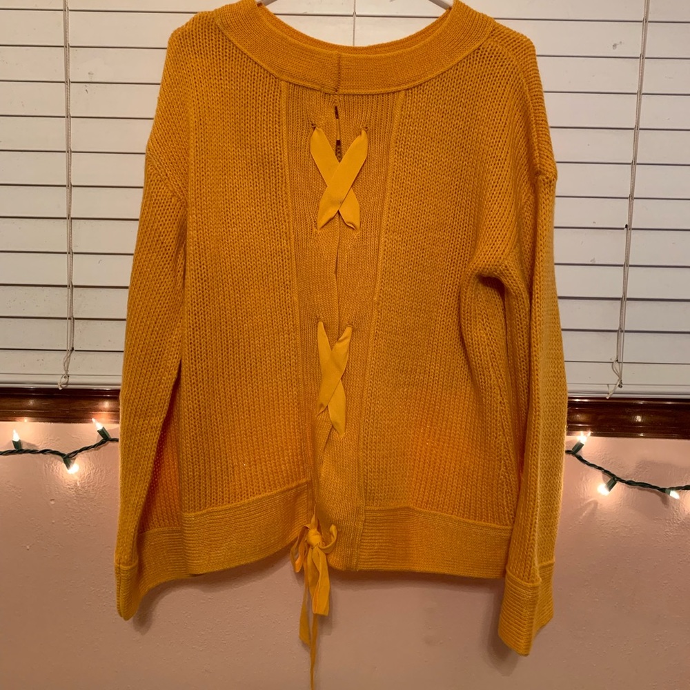 yellow sweater !!!